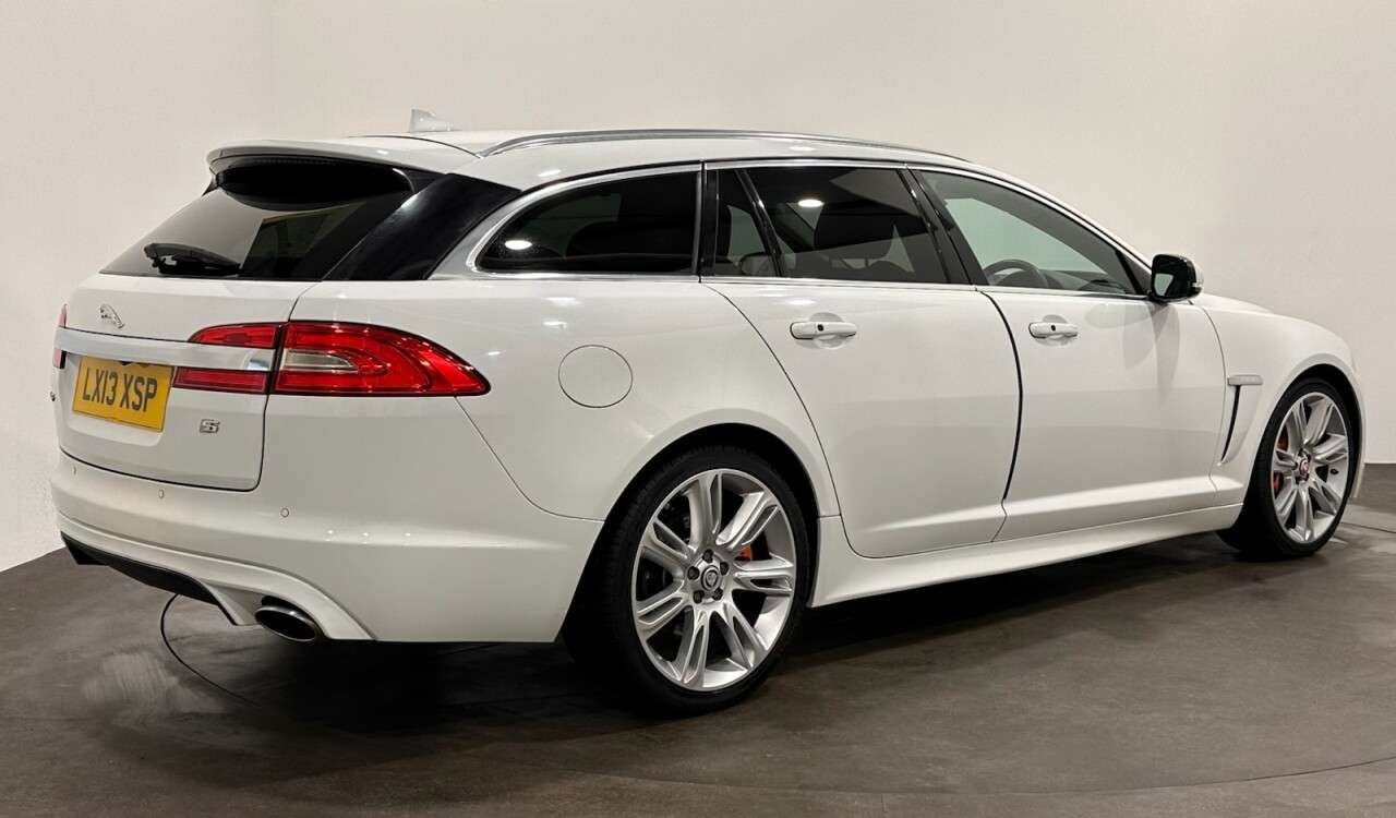 A 2013 JAGUAR XF 3.0d S V6 Portfolio Sportbrake 5dr Diesel Auto Euro 5 (s/s) (275 ps) Black A 2013 JAGUAR XF 3.0d S V6 Portfolio Sportbrake 5dr Diesel Auto Euro 5 (s/s) (275 ps) Black