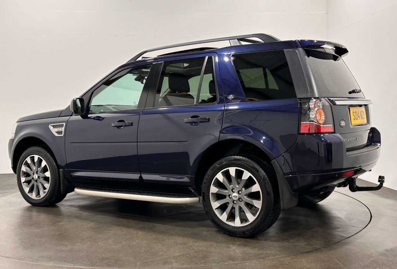 A 2014 LAND ROVER FREELANDER 2 2.2 SD4 HSE Lux SUV 5dr Diesel CommandShift 4WD Euro 5 (190 ps) Full Ebony A 2014 LAND ROVER FREELANDER 2 2.2 SD4 HSE Lux SUV 5dr Diesel CommandShift 4WD Euro 5 (190 ps) Full Ebony