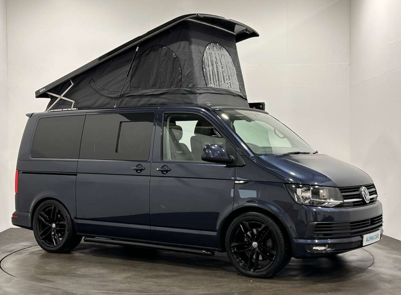 A 2019 VOLKSWAGEN CAMPER 2.0 TDI T32 BlueMotion Tech Highline Kombi Double Cab 5dr Diesel DSG FWD SW A 2019 VOLKSWAGEN CAMPER 2.0 TDI T32 BlueMotion Tech Highline Kombi Double Cab 5dr Diesel DSG FWD SW