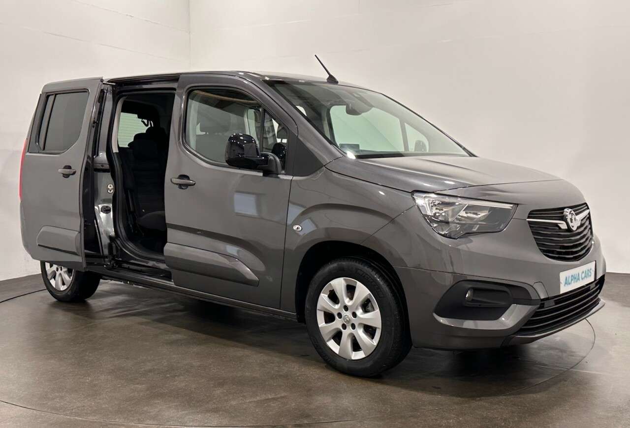 A 2022 VAUXHALL COMBO LIFE 1.5 Turbo D SE XL MPV 5dr Diesel Manual 6Spd Euro 6 (s/s) (7 Seat) (100 ps) A 2022 VAUXHALL COMBO LIFE 1.5 Turbo D SE XL MPV 5dr Diesel Manual 6Spd Euro 6 (s/s) (7 Seat) (100 ps)