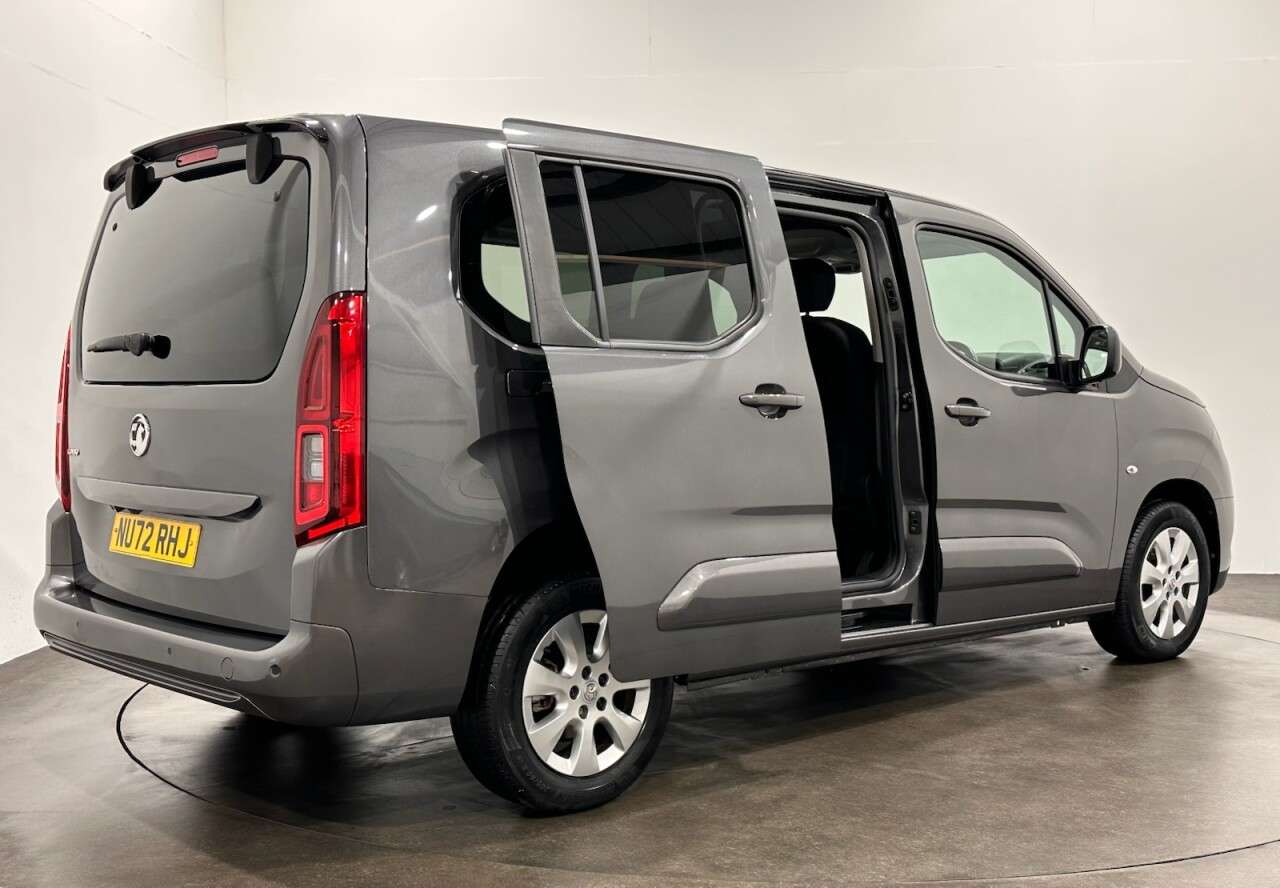 A 2022 VAUXHALL COMBO LIFE 1.5 Turbo D SE XL MPV 5dr Diesel Manual 6Spd Euro 6 (s/s) (7 Seat) (100 ps) A 2022 VAUXHALL COMBO LIFE 1.5 Turbo D SE XL MPV 5dr Diesel Manual 6Spd Euro 6 (s/s) (7 Seat) (100 ps)