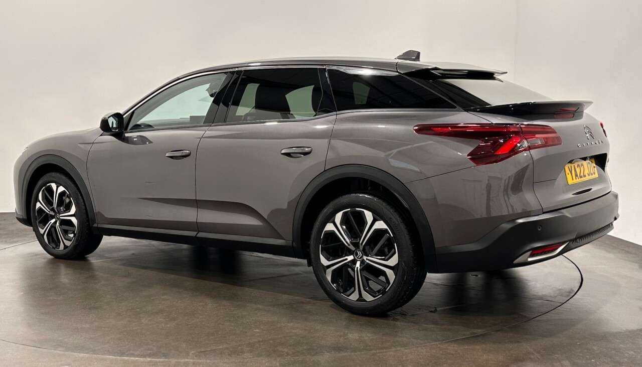 A 2022 CITROEN C5 X 1.2 PureTech Shine Hatchback 5dr Petrol EAT8 Euro 6 (s/s) (130 ps) A 2022 CITROEN C5 X 1.2 PureTech Shine Hatchback 5dr Petrol EAT8 Euro 6 (s/s) (130 ps)