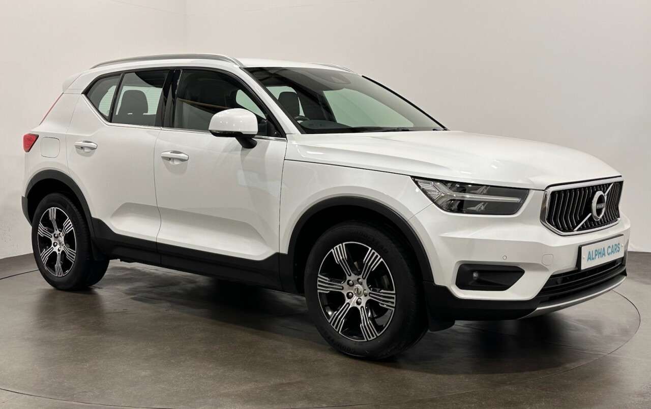A 2020 VOLVO XC40 1.5 T3 Inscription SUV 5dr Petrol Manual Euro 6 (s/s) (163 ps) A 2020 VOLVO XC40 1.5 T3 Inscription SUV 5dr Petrol Manual Euro 6 (s/s) (163 ps)