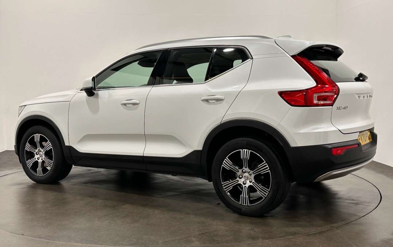 A 2020 VOLVO XC40 1.5 T3 Inscription SUV 5dr Petrol Manual Euro 6 (s/s) (163 ps) A 2020 VOLVO XC40 1.5 T3 Inscription SUV 5dr Petrol Manual Euro 6 (s/s) (163 ps)
