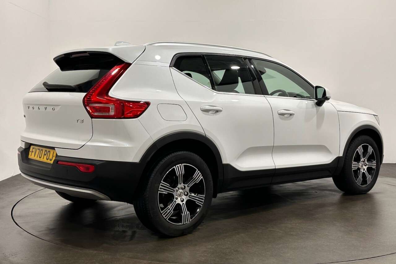 A 2020 VOLVO XC40 1.5 T3 Inscription SUV 5dr Petrol Manual Euro 6 (s/s) (163 ps) A 2020 VOLVO XC40 1.5 T3 Inscription SUV 5dr Petrol Manual Euro 6 (s/s) (163 ps)