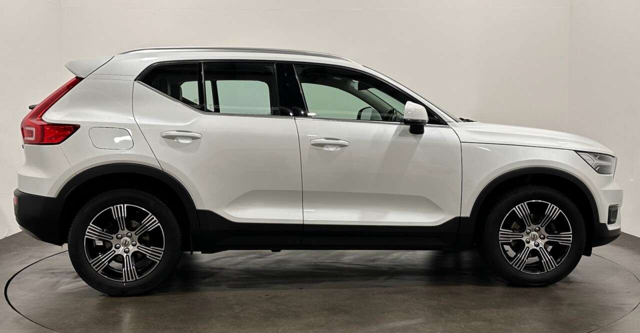 2020 VOLVO XC40 2020 VOLVO XC40