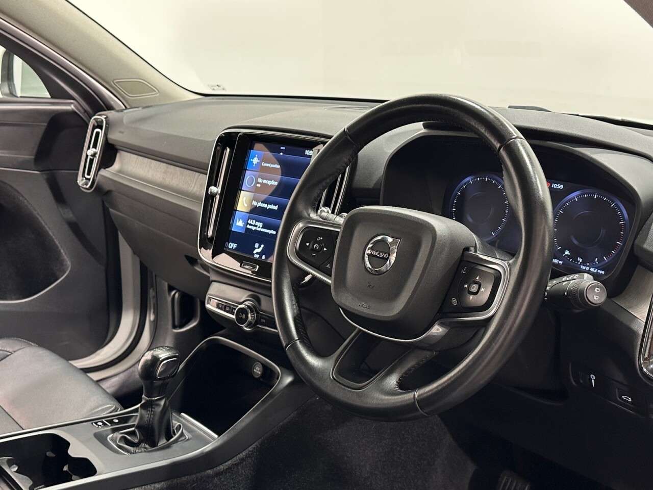 2020 VOLVO XC40 2020 VOLVO XC40