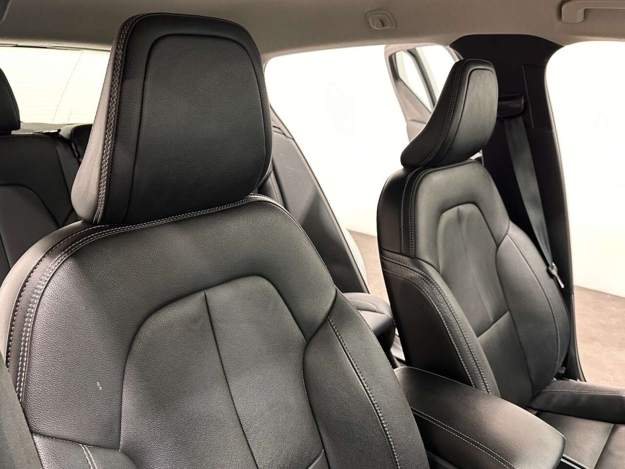 2020 VOLVO XC40 2020 VOLVO XC40