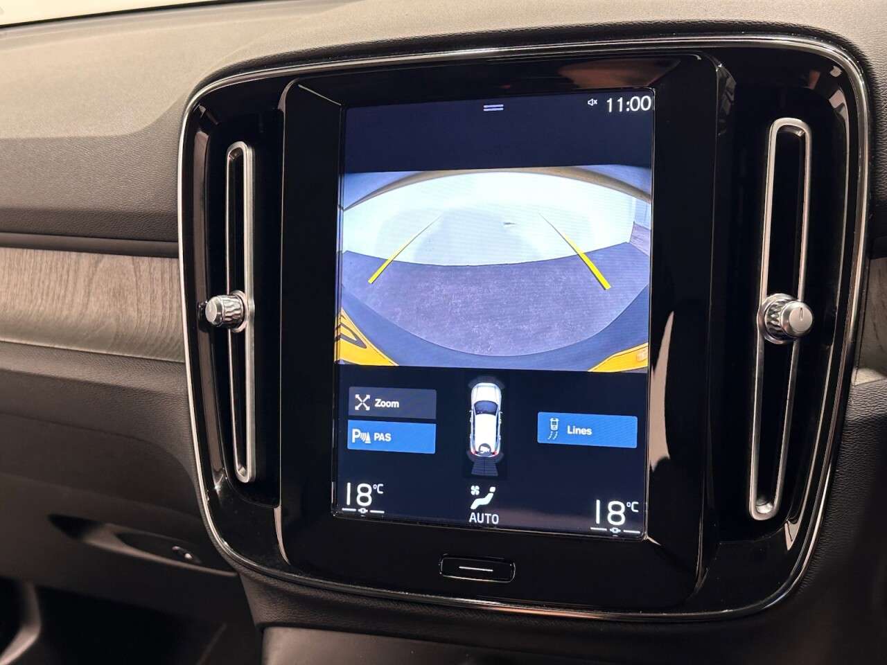 2020 VOLVO XC40 2020 VOLVO XC40