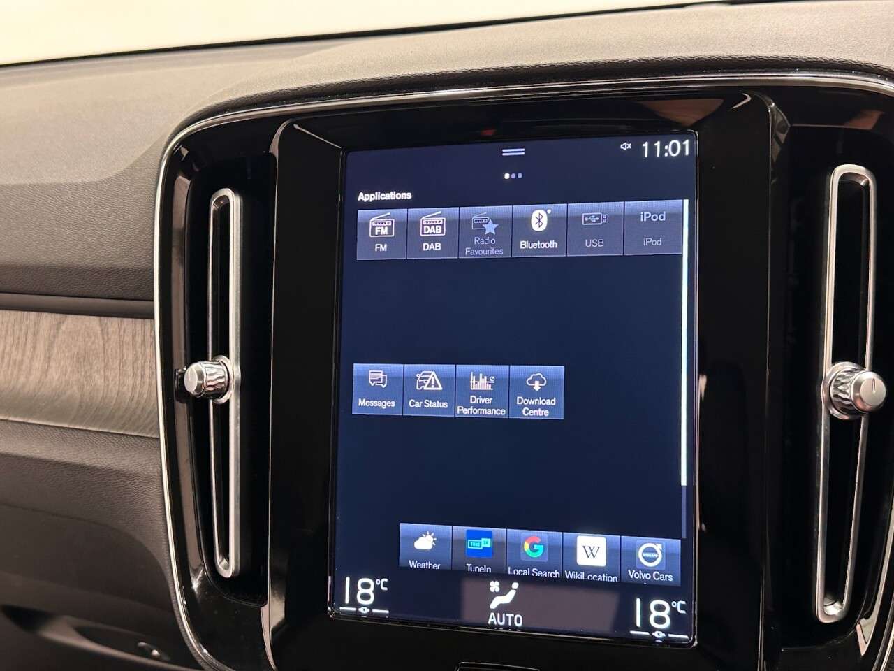 2020 VOLVO XC40 2020 VOLVO XC40