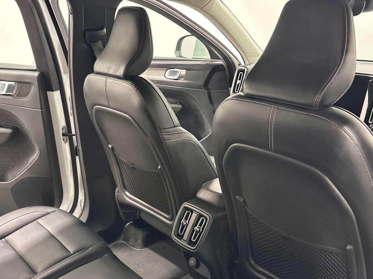 2020 VOLVO XC40 2020 VOLVO XC40