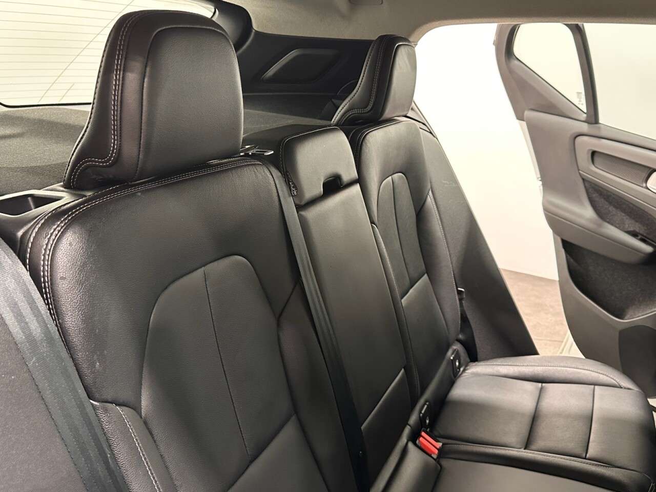 2020 VOLVO XC40 2020 VOLVO XC40