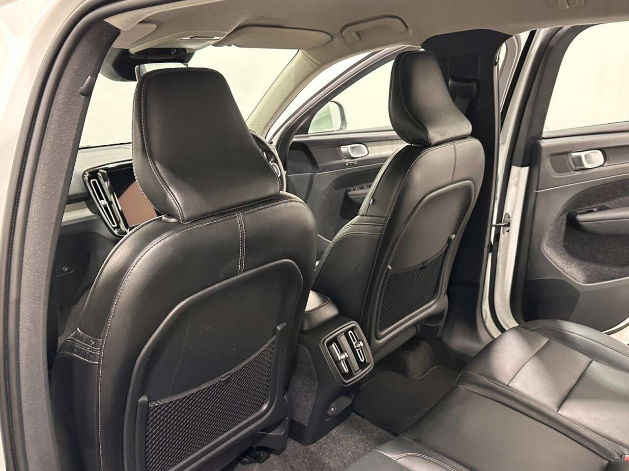 2020 VOLVO XC40 2020 VOLVO XC40
