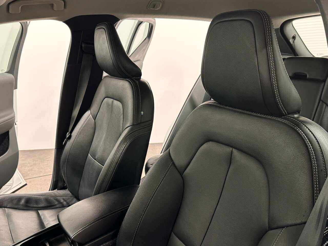 2020 VOLVO XC40 2020 VOLVO XC40