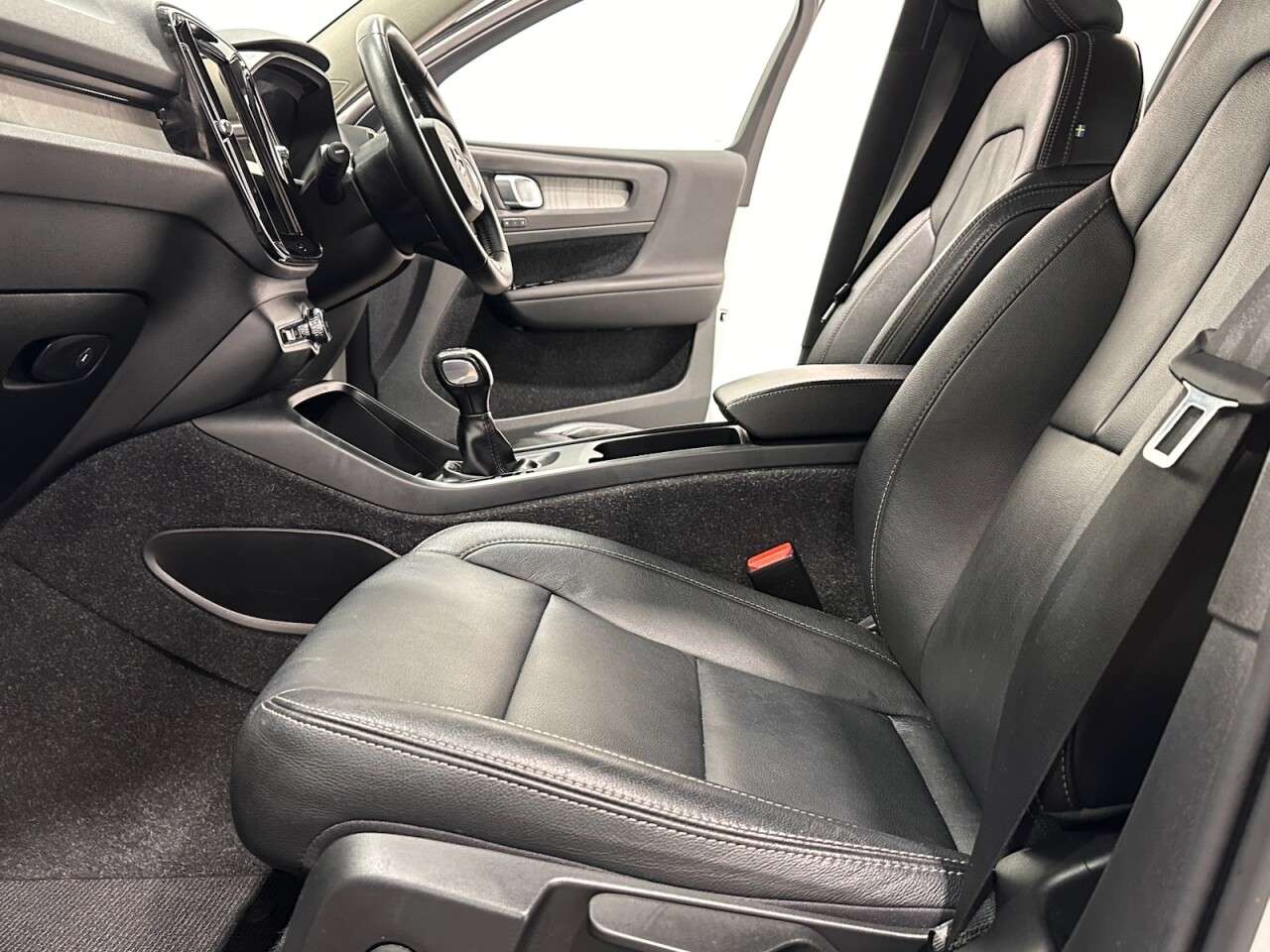 2020 VOLVO XC40 2020 VOLVO XC40