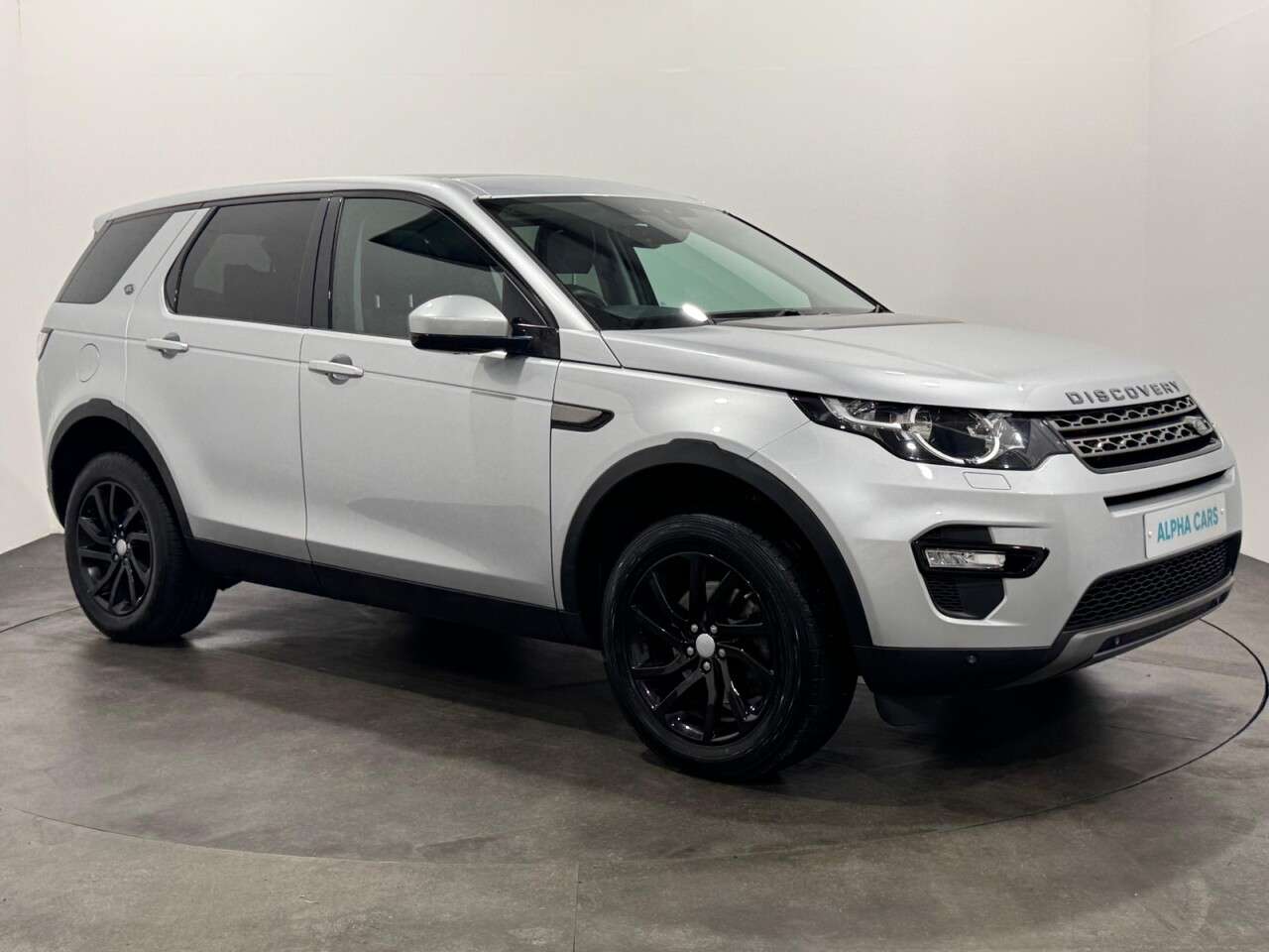 A 2019 LAND ROVER DISCOVERY SPORT 2.0 TD4 SE Tech SUV 5dr Diesel Auto 4WD Euro 6 (s/s) (180 ps) 7 Seater A 2019 LAND ROVER DISCOVERY SPORT 2.0 TD4 SE Tech SUV 5dr Diesel Auto 4WD Euro 6 (s/s) (180 ps) 7 Seater