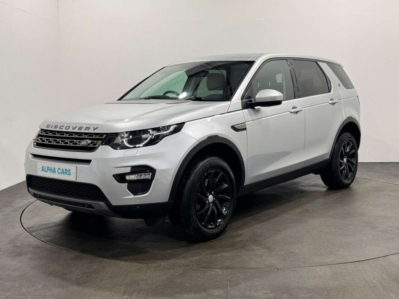 A 2019 LAND ROVER DISCOVERY SPORT 2.0 TD4 SE Tech SUV 5dr Diesel Auto 4WD Euro 6 (s/s) (180 ps) 7 Seater A 2019 LAND ROVER DISCOVERY SPORT 2.0 TD4 SE Tech SUV 5dr Diesel Auto 4WD Euro 6 (s/s) (180 ps) 7 Seater