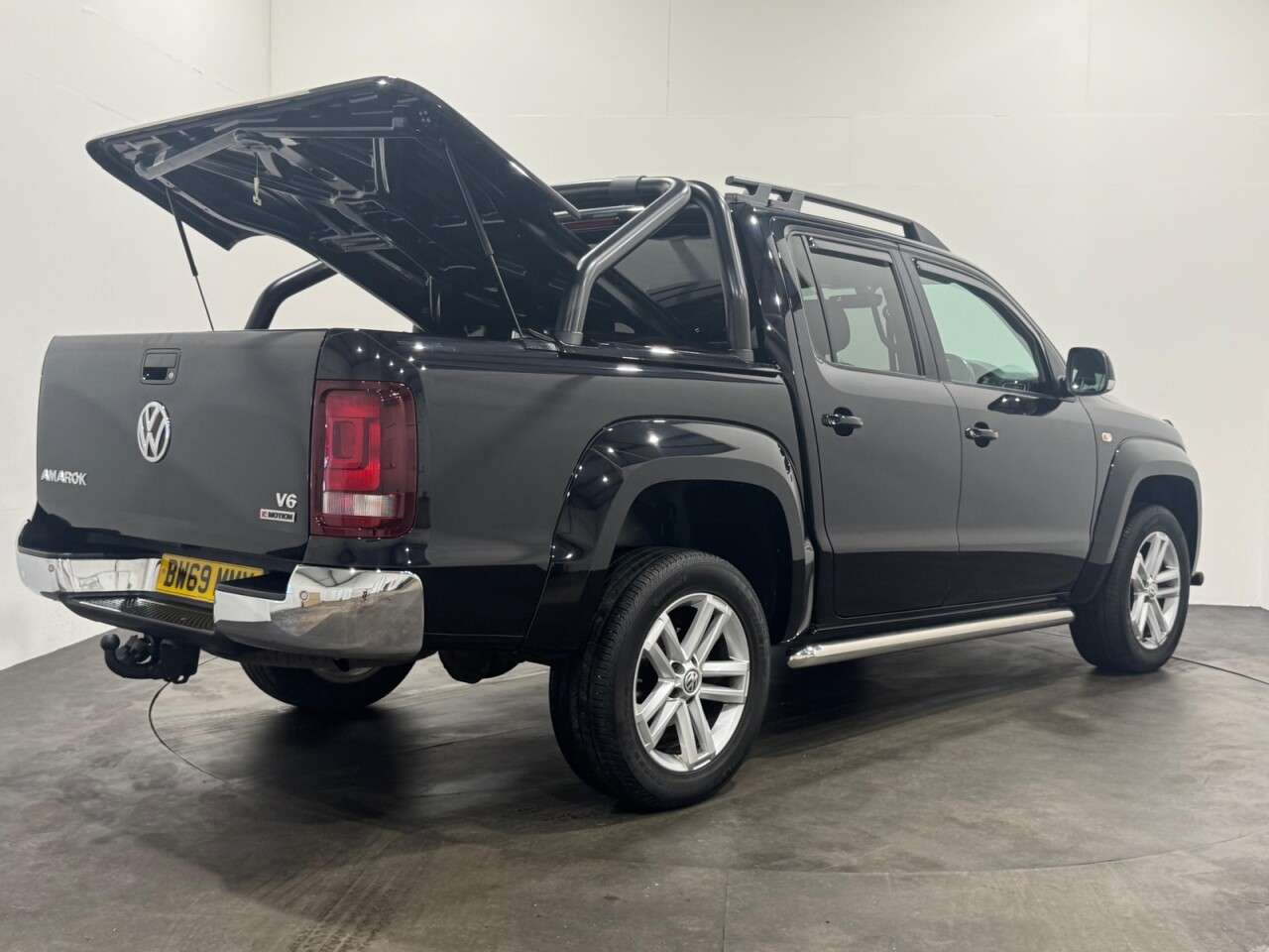 A 2019 VOLKSWAGEN AMAROK 3.0 TDI V6 Highline Pickup Double Cab 4dr Diesel Auto 4Motion Euro 6 (s/s) A 2019 VOLKSWAGEN AMAROK 3.0 TDI V6 Highline Pickup Double Cab 4dr Diesel Auto 4Motion Euro 6 (s/s)
