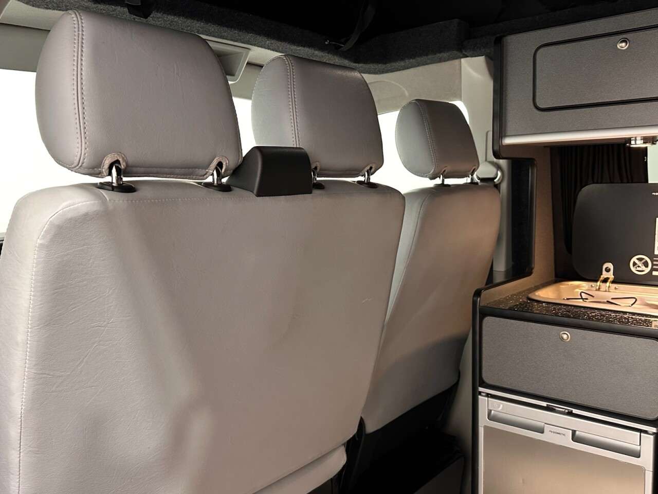 2019 VOLKSWAGEN CAMPER VAN 2019 VOLKSWAGEN CAMPER VAN