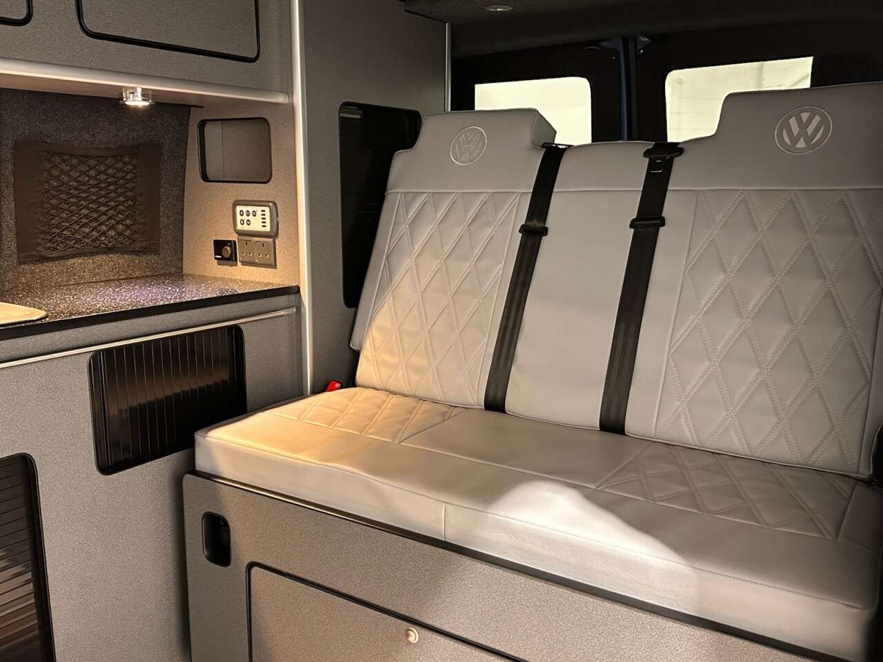 2019 VOLKSWAGEN CAMPER VAN 2019 VOLKSWAGEN CAMPER VAN