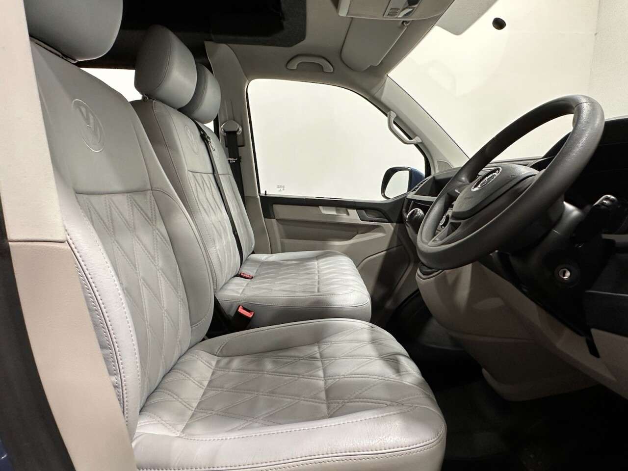 2019 VOLKSWAGEN CAMPER VAN 2019 VOLKSWAGEN CAMPER VAN