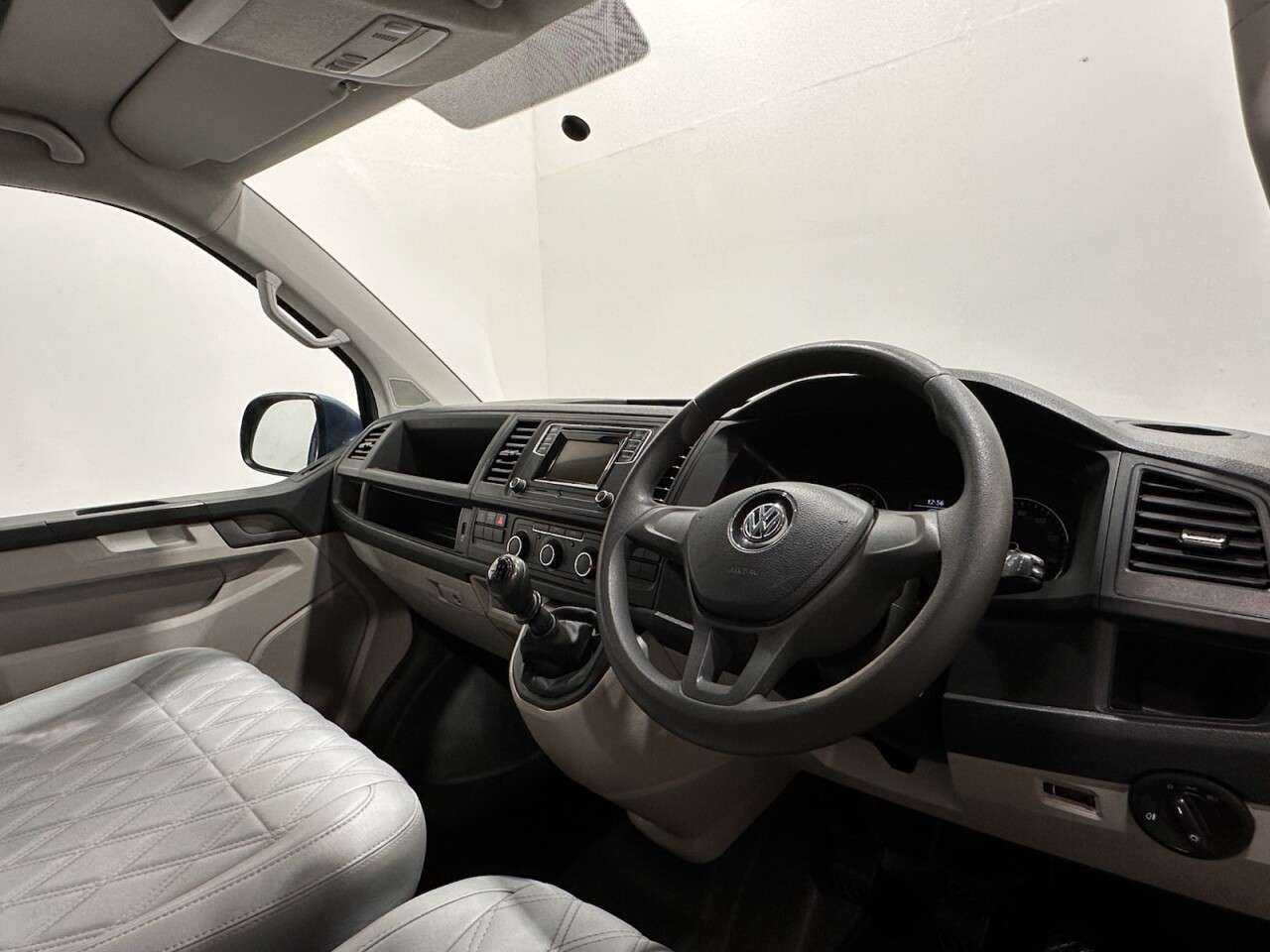 2019 VOLKSWAGEN CAMPER VAN 2019 VOLKSWAGEN CAMPER VAN