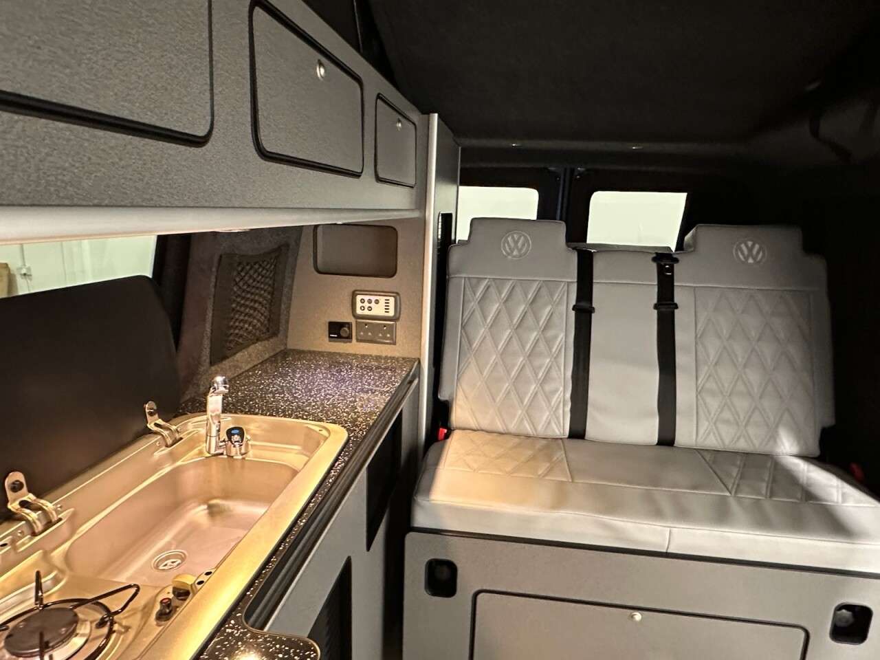 2019 VOLKSWAGEN CAMPER VAN 2019 VOLKSWAGEN CAMPER VAN