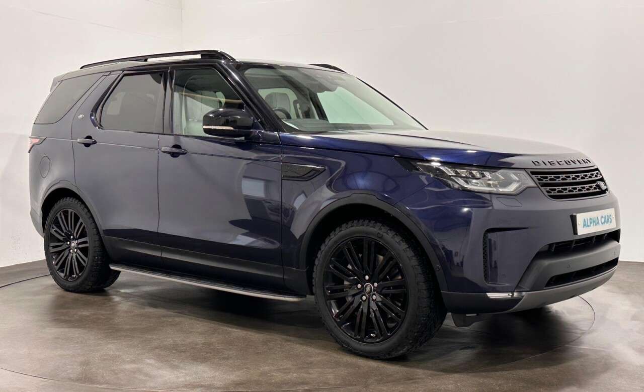A 2019 LAND ROVER DISCOVERY 3.0 SD V6 HSE SUV 5dr Diesel Auto 4WD Euro 6 (s/s) (306 ps) Electrically De A 2019 LAND ROVER DISCOVERY 3.0 SD V6 HSE SUV 5dr Diesel Auto 4WD Euro 6 (s/s) (306 ps) Electrically De