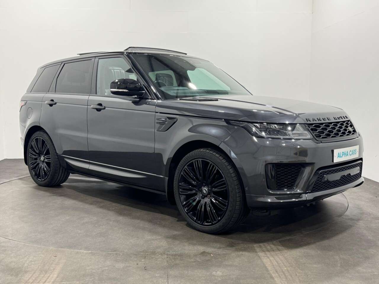 A 2018 LAND ROVER RANGE ROVER SPORT 3.0 SD V6 Autobiography Dynamic SUV 5dr Diesel Auto 4WD Euro 6 (s/s) (306 p A 2018 LAND ROVER RANGE ROVER SPORT 3.0 SD V6 Autobiography Dynamic SUV 5dr Diesel Auto 4WD Euro 6 (s/s) (306 p