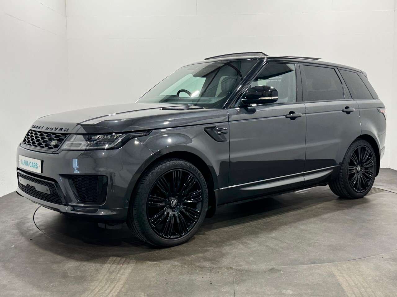 A 2018 LAND ROVER RANGE ROVER SPORT 3.0 SD V6 Autobiography Dynamic SUV 5dr Diesel Auto 4WD Euro 6 (s/s) (306 p A 2018 LAND ROVER RANGE ROVER SPORT 3.0 SD V6 Autobiography Dynamic SUV 5dr Diesel Auto 4WD Euro 6 (s/s) (306 p