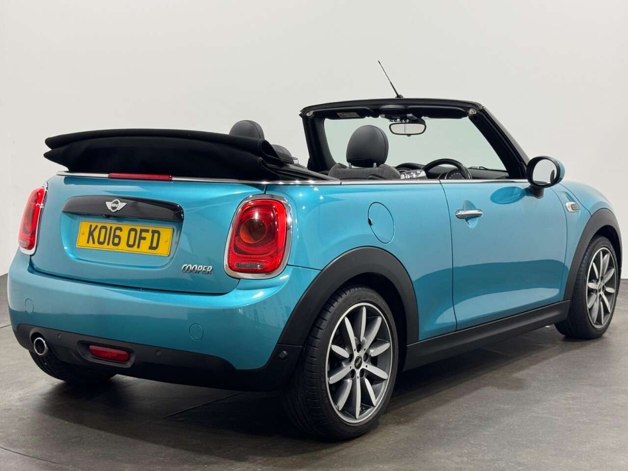 2016 MINI CONVERTIBLE 2016 MINI CONVERTIBLE