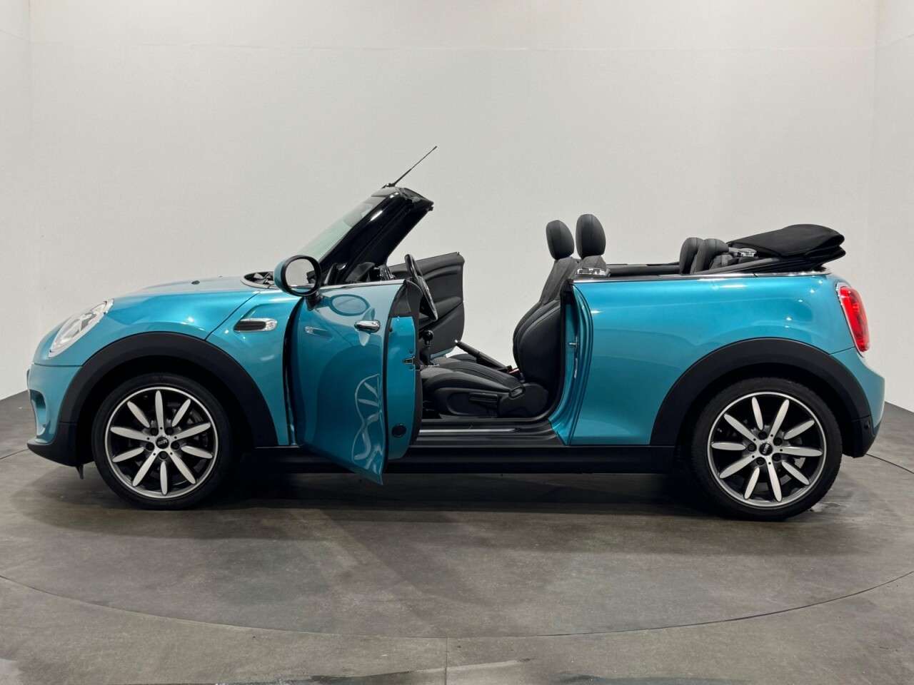 2016 MINI CONVERTIBLE 2016 MINI CONVERTIBLE
