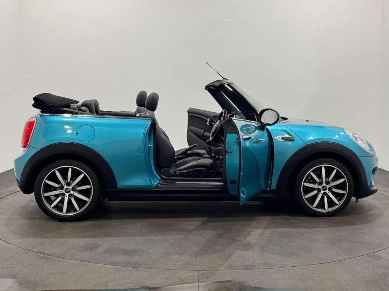 2016 MINI CONVERTIBLE 2016 MINI CONVERTIBLE