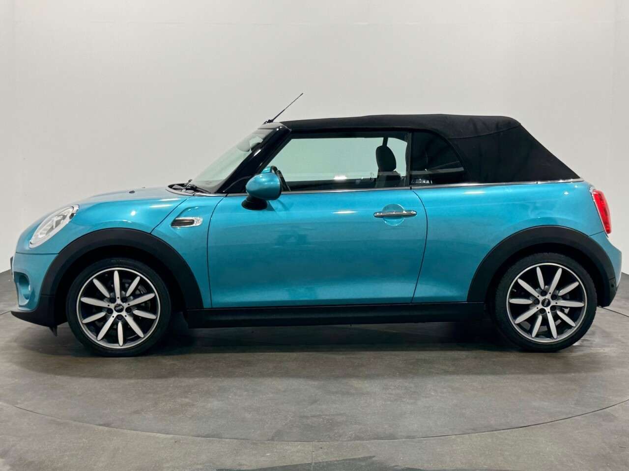 2016 MINI CONVERTIBLE 2016 MINI CONVERTIBLE