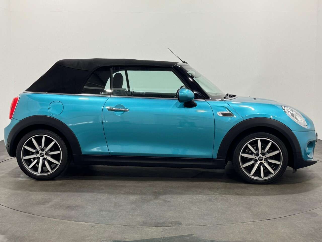 2016 MINI CONVERTIBLE 2016 MINI CONVERTIBLE