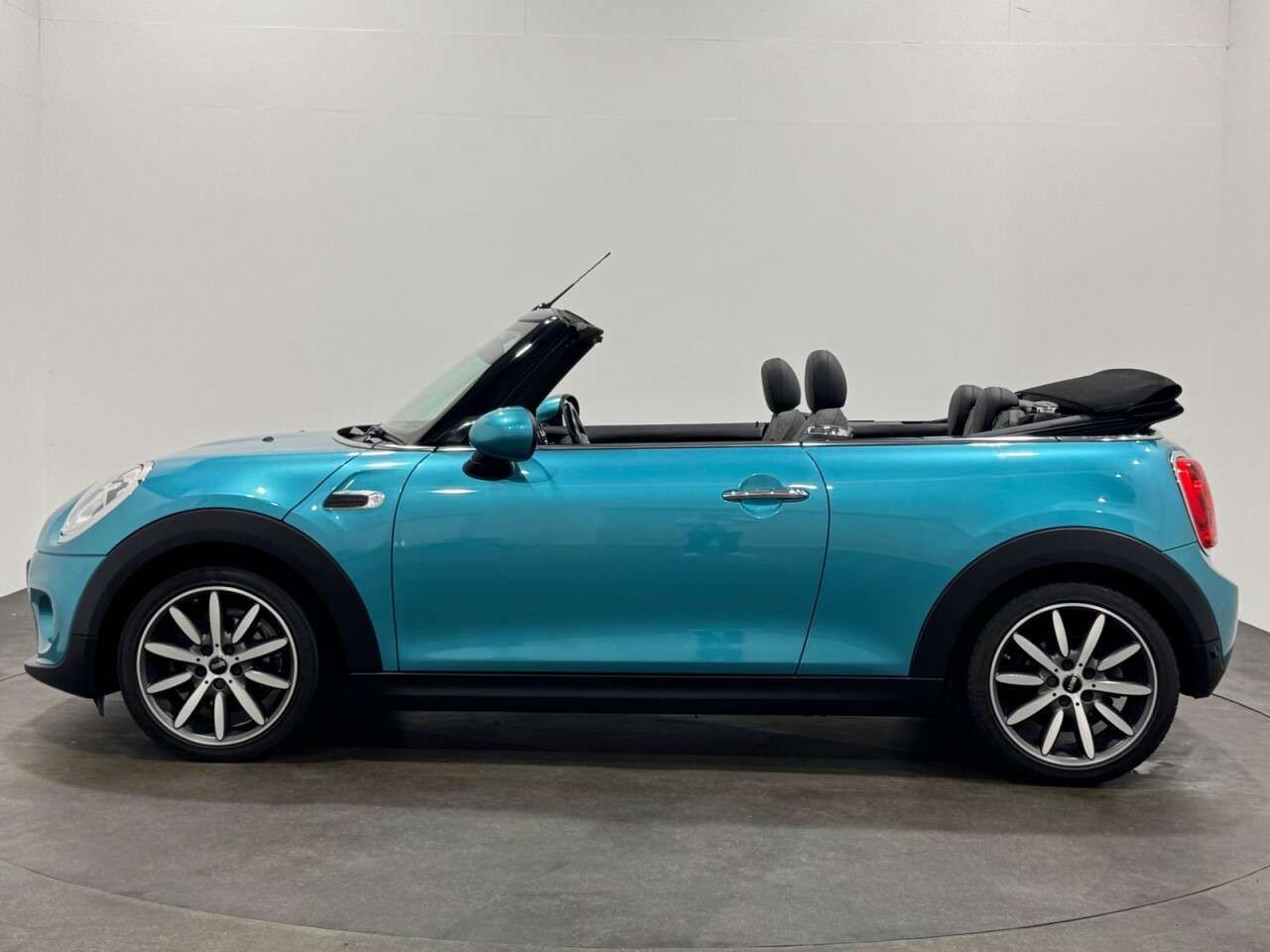 2016 MINI CONVERTIBLE 2016 MINI CONVERTIBLE
