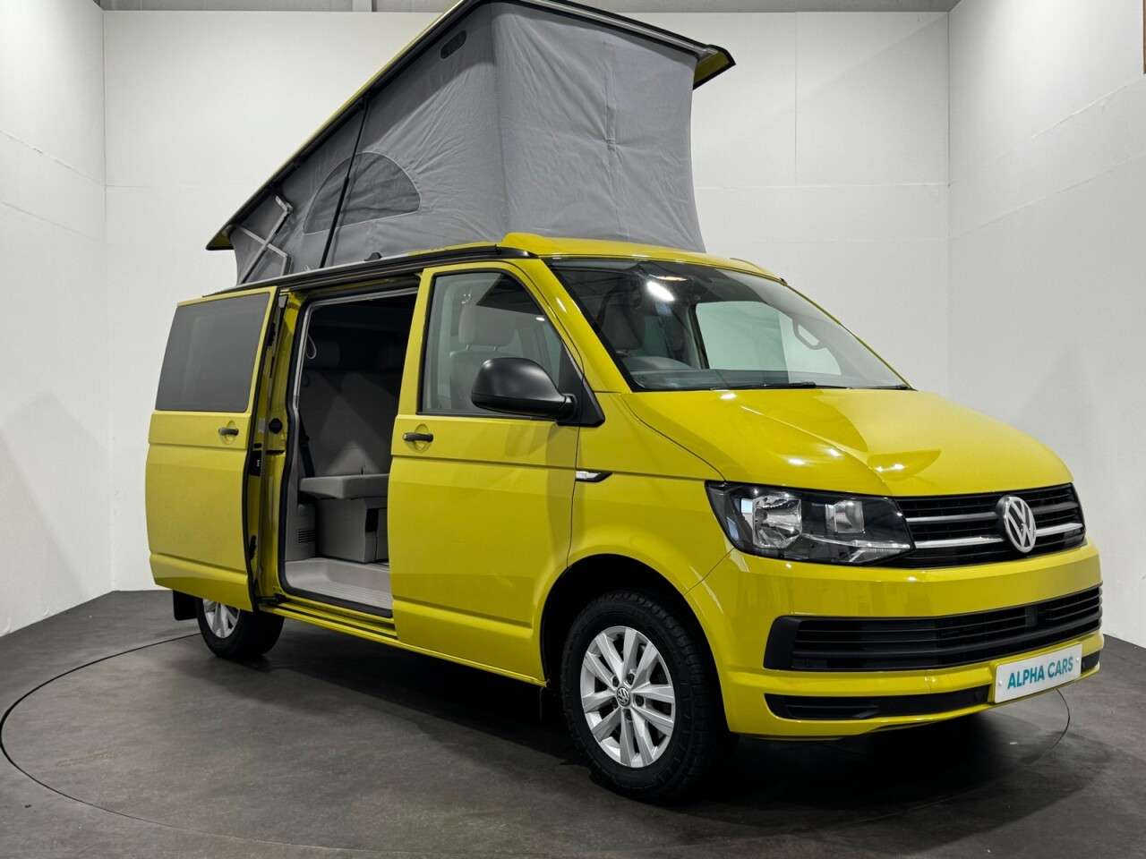 A 2019 VOLKSWAGEN CALIFORNIA 2.0 TDI BlueMotion Tech Beach Camper 4dr Diesel DSG Euro 6 (s/s) (150 ps) S A 2019 VOLKSWAGEN CALIFORNIA 2.0 TDI BlueMotion Tech Beach Camper 4dr Diesel DSG Euro 6 (s/s) (150 ps) S