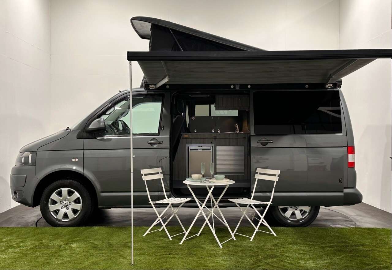 A 2015 VOLKSWAGEN CAMPERVAN 2.0 TDI T28 Trendline Campervan Diesel Manual L1 H1 (198 g/km, 101 bhp) Pop A 2015 VOLKSWAGEN CAMPERVAN 2.0 TDI T28 Trendline Campervan Diesel Manual L1 H1 (198 g/km, 101 bhp) Pop