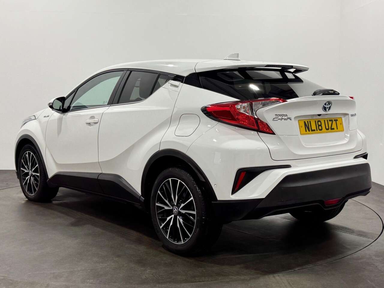 A 2018 TOYOTA C-HR 1.8 VVT-h Excel SUV 5dr Petrol Hybrid CVT Euro 6 (s/s) (122 ps) Part Leathe A 2018 TOYOTA C-HR 1.8 VVT-h Excel SUV 5dr Petrol Hybrid CVT Euro 6 (s/s) (122 ps) Part Leathe