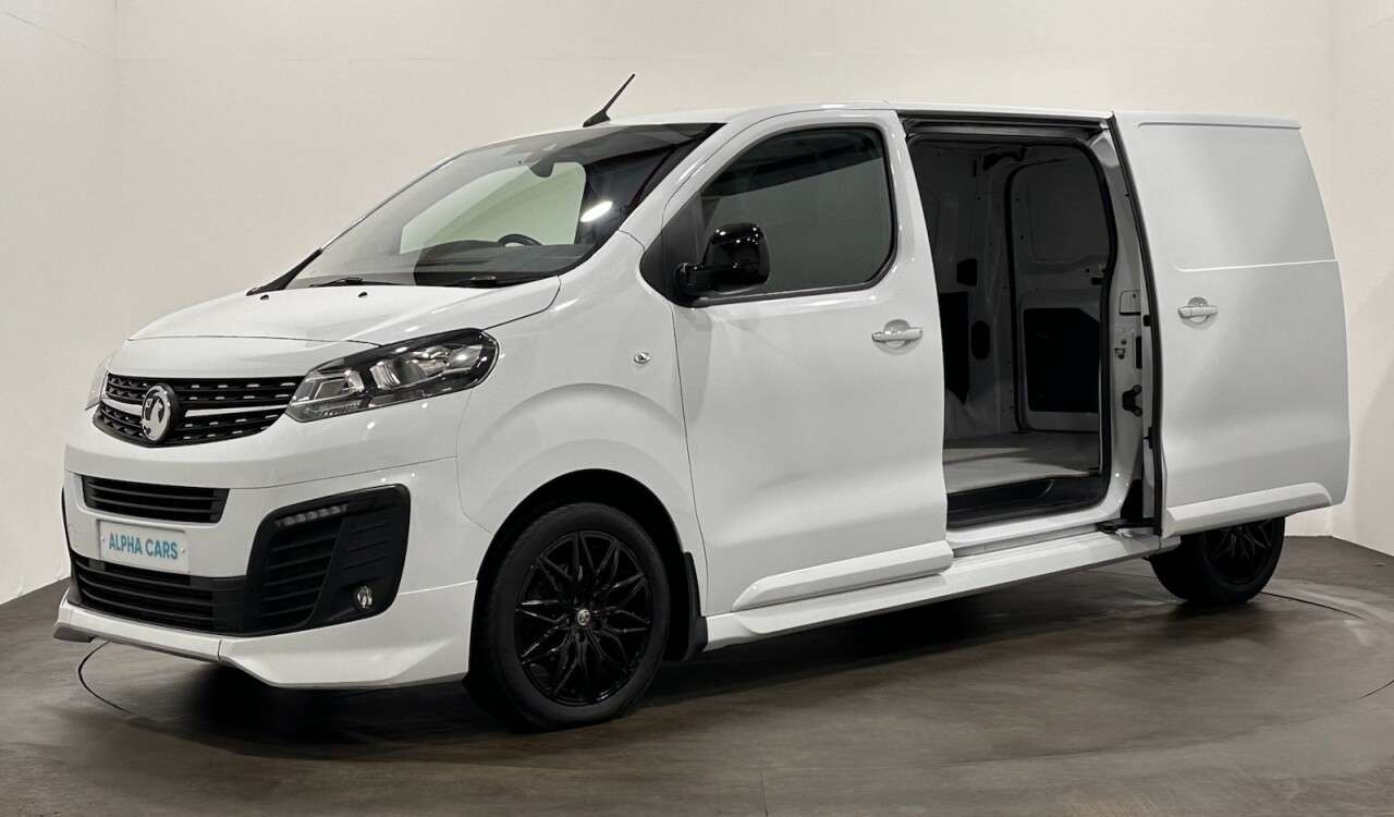 A 2023 VAUXHALL VIVARO 2.0 Turbo D 3100 GS Panel Van 6dr Diesel Auto L1 H1 Euro 6 (s/s) (180 ps) 3 A 2023 VAUXHALL VIVARO 2.0 Turbo D 3100 GS Panel Van 6dr Diesel Auto L1 H1 Euro 6 (s/s) (180 ps) 3