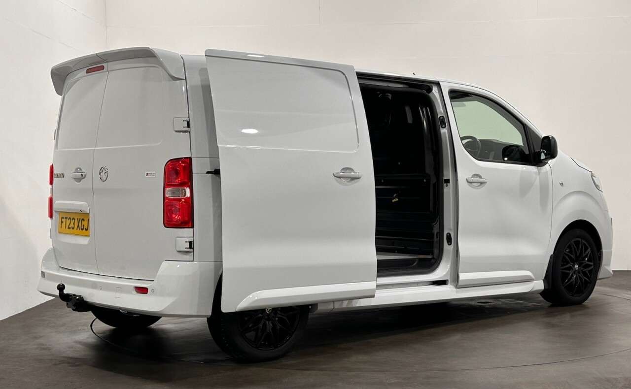 A 2023 VAUXHALL VIVARO 2.0 Turbo D 3100 GS Panel Van 6dr Diesel Auto L1 H1 Euro 6 (s/s) (180 ps) 3 A 2023 VAUXHALL VIVARO 2.0 Turbo D 3100 GS Panel Van 6dr Diesel Auto L1 H1 Euro 6 (s/s) (180 ps) 3