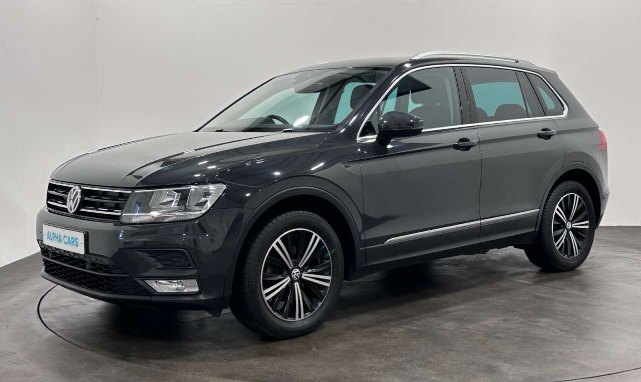 A 2017 VOLKSWAGEN TIGUAN 2.0 TDI BlueMotion Tech SE Navigation SUV 5dr Diesel Manual Euro 6 (s/s) (1 A 2017 VOLKSWAGEN TIGUAN 2.0 TDI BlueMotion Tech SE Navigation SUV 5dr Diesel Manual Euro 6 (s/s) (1