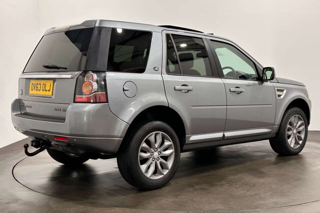 A 2013 LAND ROVER FREELANDER 2 2.2 SD4 HSE SUV 5dr Diesel CommandShift 4WD Euro 5 (190 ps) Towbar / Electr A 2013 LAND ROVER FREELANDER 2 2.2 SD4 HSE SUV 5dr Diesel CommandShift 4WD Euro 5 (190 ps) Towbar / Electr