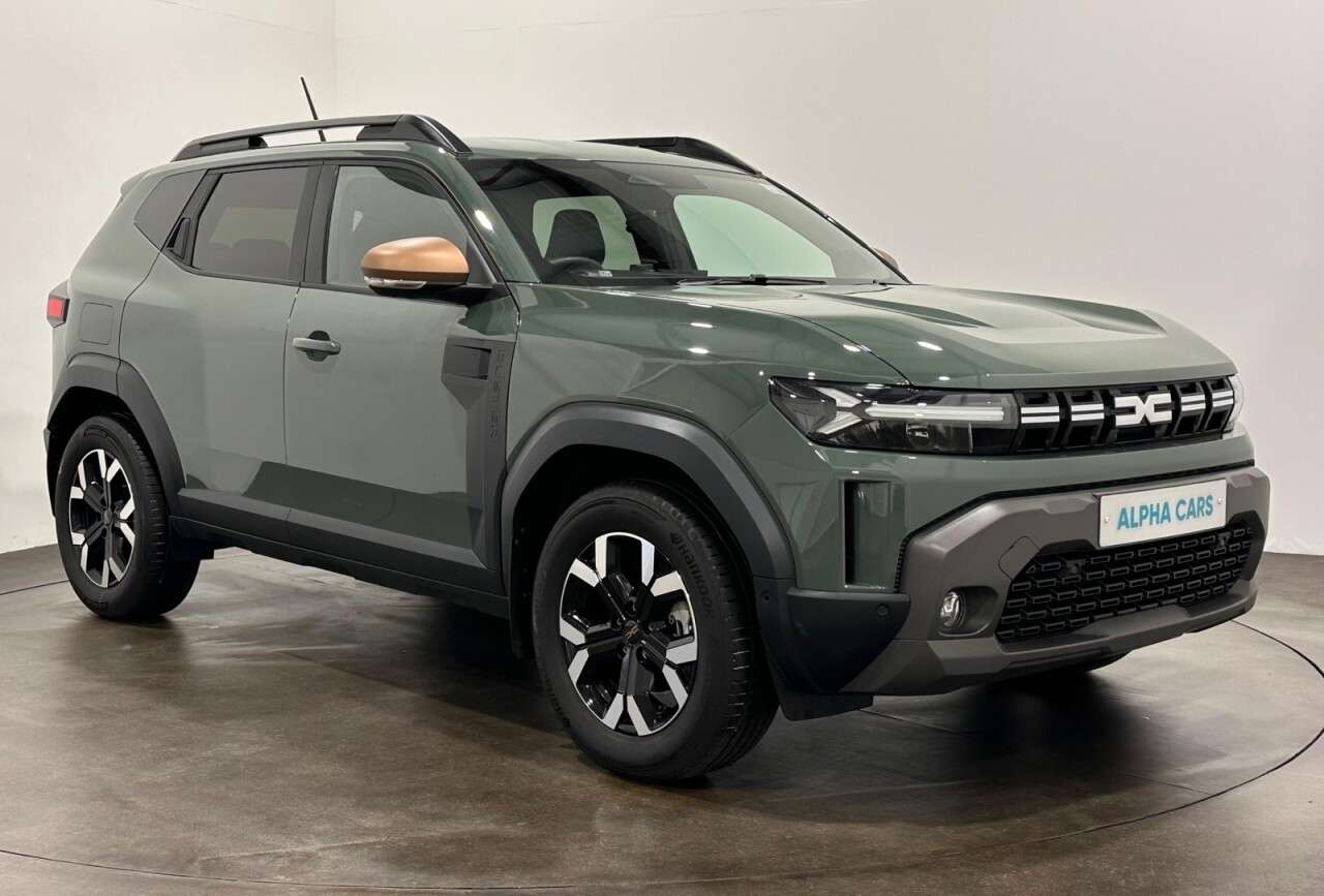 A 2025 DACIA DUSTER 1.6 Hybrid EXTREME SUV 5dr Petrol Hybrid Auto Euro 6 (s/s) (140 ps) 360 Vie A 2025 DACIA DUSTER 1.6 Hybrid EXTREME SUV 5dr Petrol Hybrid Auto Euro 6 (s/s) (140 ps) 360 Vie
