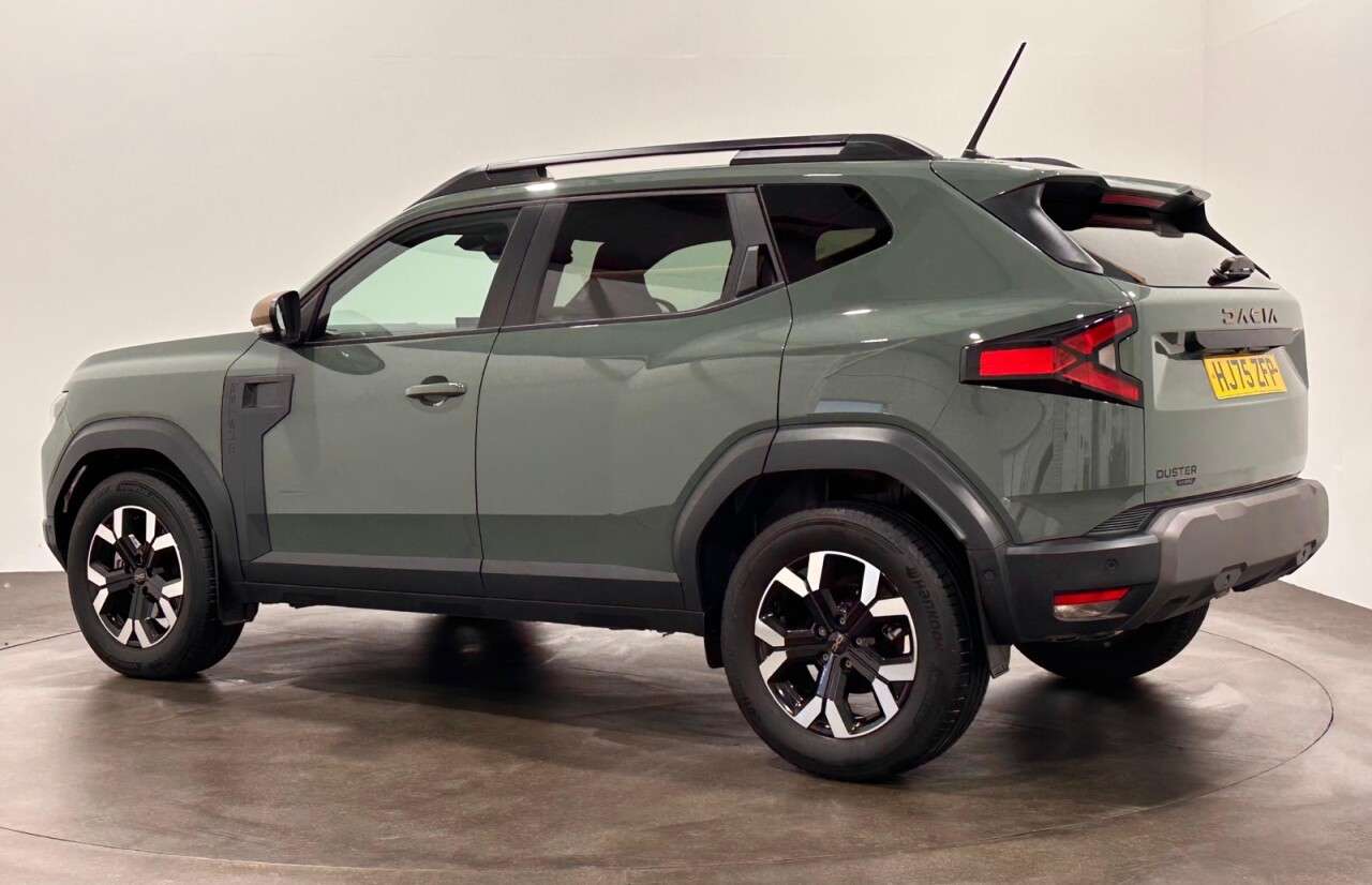 A 2025 DACIA DUSTER 1.6 Hybrid EXTREME SUV 5dr Petrol Hybrid Auto Euro 6 (s/s) (140 ps) 360 Vie A 2025 DACIA DUSTER 1.6 Hybrid EXTREME SUV 5dr Petrol Hybrid Auto Euro 6 (s/s) (140 ps) 360 Vie