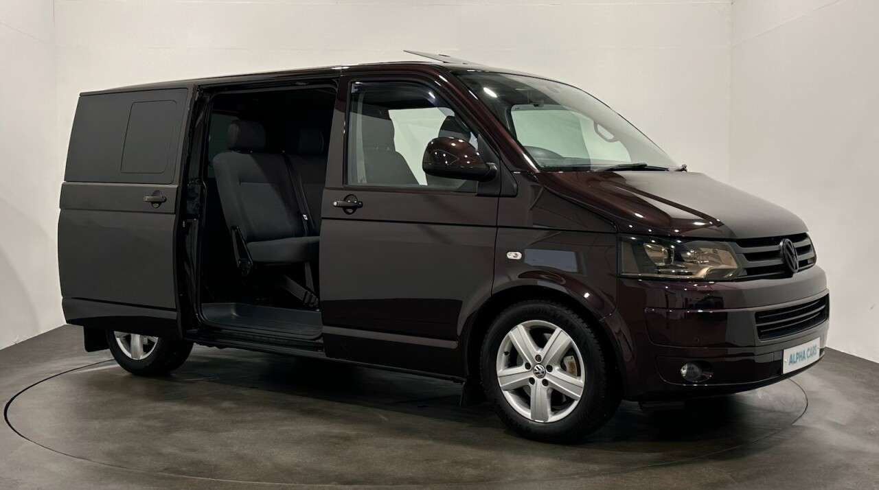 A 2015 VOLKSWAGEN TRANSPORTER 2.0 BiTDI BlueMotion Tech T32 Highline Kombi 4dr Diesel DSG L1 H1 (188 g/km A 2015 VOLKSWAGEN TRANSPORTER 2.0 BiTDI BlueMotion Tech T32 Highline Kombi 4dr Diesel DSG L1 H1 (188 g/km
