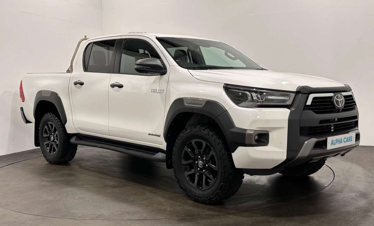 A 2024 TOYOTA HILUX 2.8 D-4D Invincible X Pickup Double Cab 4dr Diesel Auto 4WD Euro 6 (s/s) (2 A 2024 TOYOTA HILUX 2.8 D-4D Invincible X Pickup Double Cab 4dr Diesel Auto 4WD Euro 6 (s/s) (2