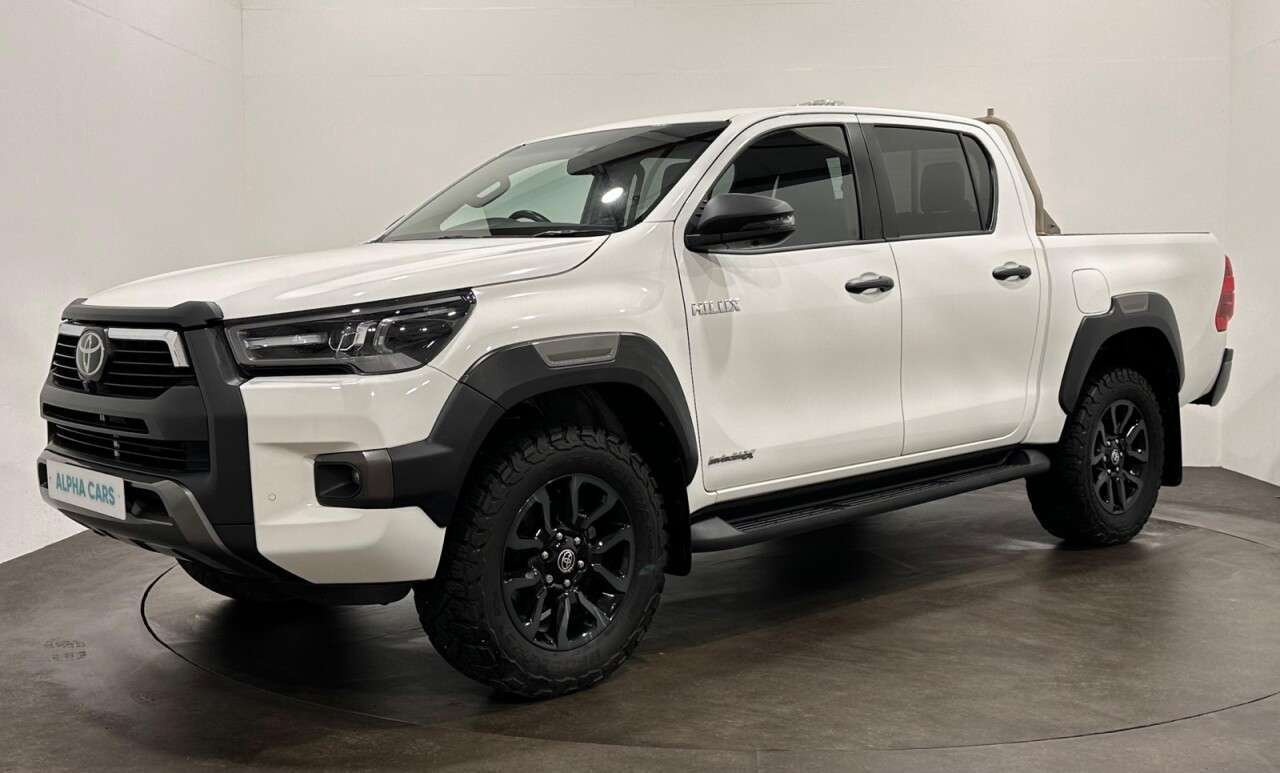 A 2024 TOYOTA HILUX 2.8 D-4D Invincible X Pickup Double Cab 4dr Diesel Auto 4WD Euro 6 (s/s) (2 A 2024 TOYOTA HILUX 2.8 D-4D Invincible X Pickup Double Cab 4dr Diesel Auto 4WD Euro 6 (s/s) (2
