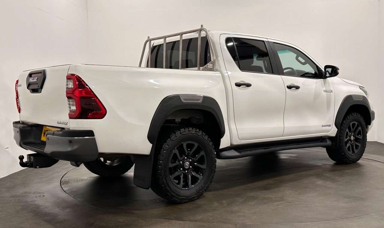 A 2024 TOYOTA HILUX 2.8 D-4D Invincible X Pickup Double Cab 4dr Diesel Auto 4WD Euro 6 (s/s) (2 A 2024 TOYOTA HILUX 2.8 D-4D Invincible X Pickup Double Cab 4dr Diesel Auto 4WD Euro 6 (s/s) (2
