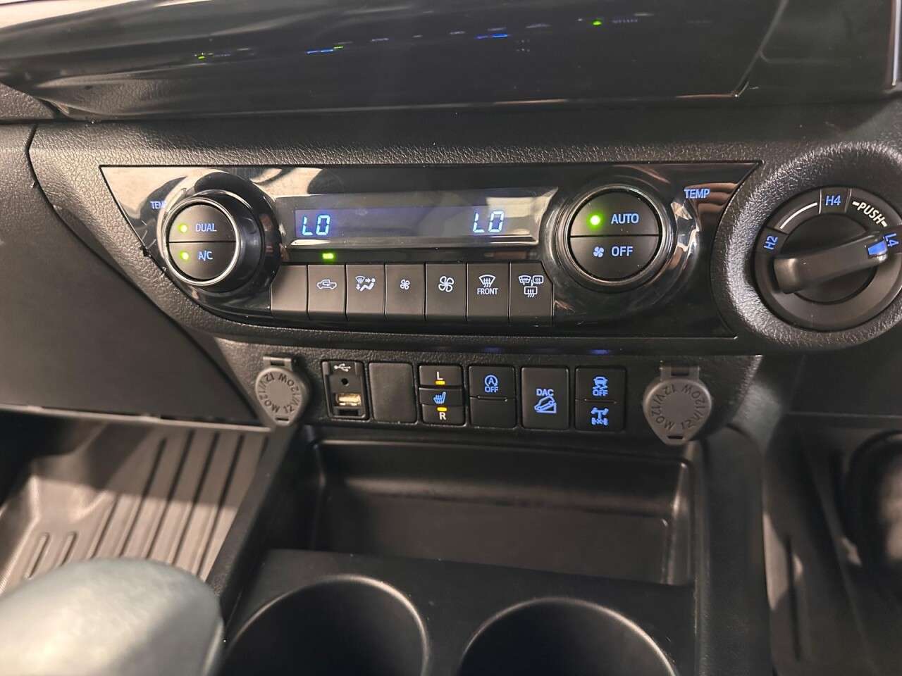2024 TOYOTA HILUX 2024 TOYOTA HILUX